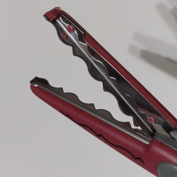 3/$15 Provo Craft Scissors 34-0003 - Picture 3 of 4